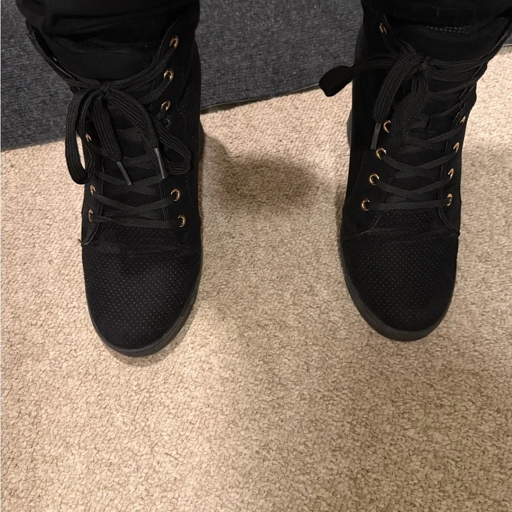Stylish Black Ankle Boots with Gold Accents - Picture 3 of 6